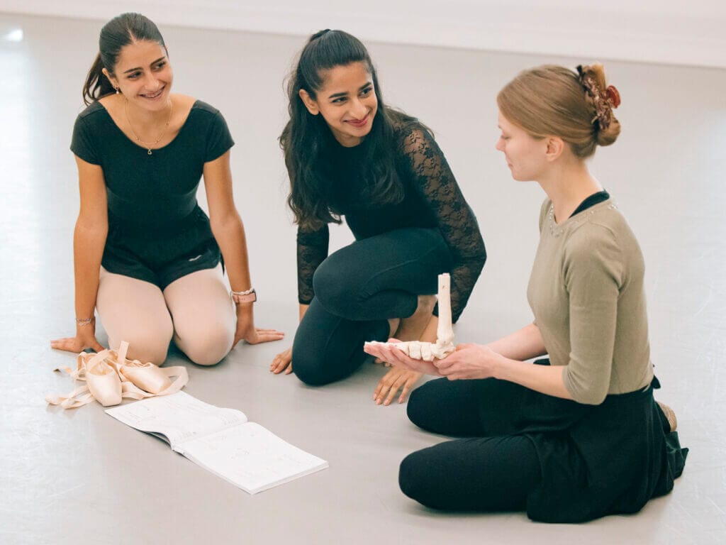 ADL24544 | Royal Academy of Dance
